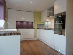 Finished kitchen modern & light.